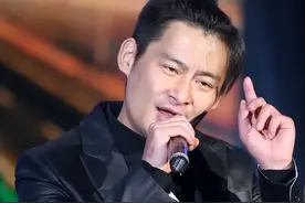 景岗山：因嗜酒如命，失去事业与发妻，二婚后还是没有改变图片