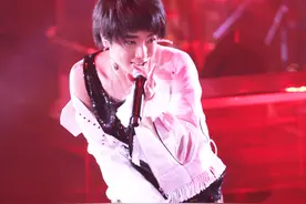 事实证明，华晨宇在“丢人现眼”的道路上，一去不复返图片