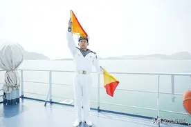 二次入伍！这位新晋“浪花白”入伍之前不一般图片