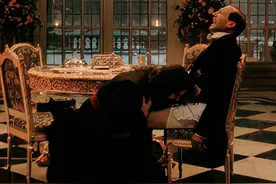 狂揽4亿！如今口碑崩盘，导演的恶趣味玩脱了，开头就是性暗示？图片