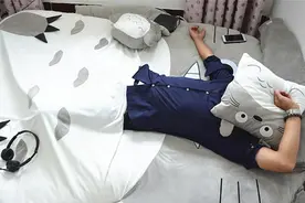 每天几点起床才健康？看中医咋说，早睡早起，将能收获2个好处图片