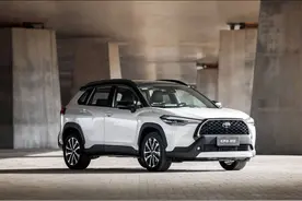 13万买小荣放？卡罗拉锐放配2.0L动力，油耗5.8L，走硬派越野风图片