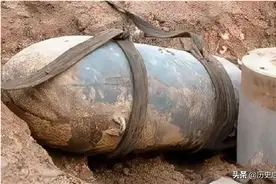 2016年，四川农田挖出“炸弹”，村民立马报警，专家却说挖到宝了图片