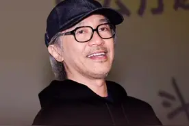 周星驰放下身段，花甲之年入局短剧图片