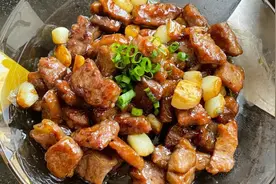 惊艳味蕾，独特配料，搭配上等牛肉，尽享蒜香黑椒魅力图片