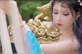 迪丽拉：中国第一芭比，否认整容当众卸妆，却连吃饭都不敢张大嘴图片