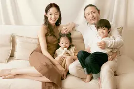 只听刘欢讲过三宝很有才，没想到他有这么多孩子，还比岳父大一岁图片