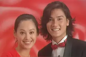 51岁港星丁子峻定居上海，娶内地女演员为妻，结婚16年无娃仍恩爱图片