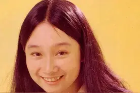 当红歌手隐退在家教育孩子，竟然培养出3个斯坦福大学的高材生图片