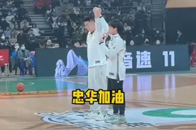 太突然！三次开颅，188cm顶级男神“容颜尽毁”，隐情曝光，全网心疼：太可惜了……图片