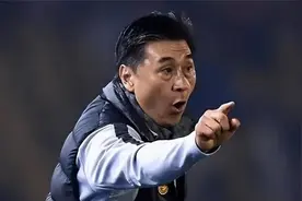 女足教练贾秀全，在职期间将优秀队员换下场的行为，让人不解图片