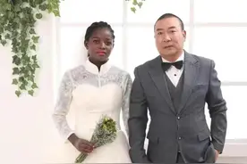 非洲18岁女孩远嫁河南47岁农民，生2混血儿，称：终于能吃饱饭了图片