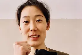 女排队长朱婷喜迎恋情？男方比她小一岁相当帅气，球迷纷纷送祝福图片
