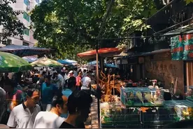 西安的“个性”地摊集市，每周仅开放2次，啥玩意都能买到图片