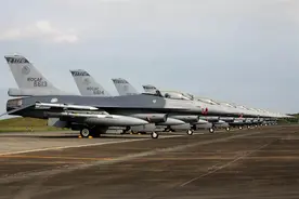 美媒：歼-10C是中国空军主力战机，能够全面压制台湾F-16V战机图片