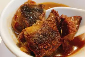 福建大哥自创羊肉火锅，一斤120元一条街上两家店每天400斤不够卖图片