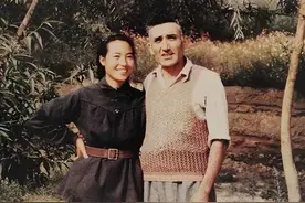 加入共产党、娶中国老婆，这个美国人为何对中国如此痴迷？图片