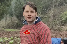 马大哈：美国白领“嫁”到四川农村挑大粪，让中国女婿自愧不如图片