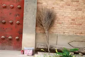 俗语“三物门前放，家败人也亡”，“三物”指的是啥？有道理吗？图片