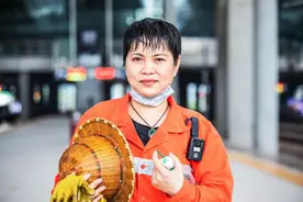 一趟动车能“喝”多少水？图片