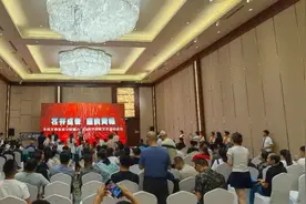 ​现场“鉴宝”！400余件古董珍玩汇聚菏泽！图片