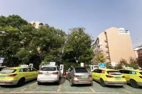 停车场充电噪音致居民一个月没睡好图片