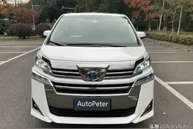 丰田的进口豪华MPV，皇冠威尔法，带来“贵宾级”享受图片