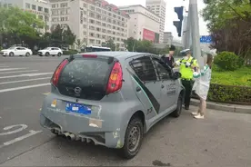 太原：车主擅自改变车身颜色，并加长车辆排气筒、加装了护网图片