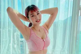 香港知名宅男女神宣布怀二胎！挺着孕肚做代言，因身材丰满遭骚扰图片