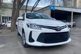 6万多丰田威驰，公认省油耐用，对比桑塔纳该怎么选？图片