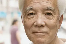 男性衰老时，“下半身”或会露出破绽，若你没有，说明保养得不错图片