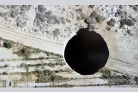智利突然出现深200米的天坑！洞口异常浑圆，科学家也无法解释图片