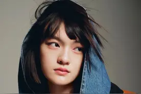 00后小花文淇《优家画报》封面大片，鬼马少女搞怪可爱图片