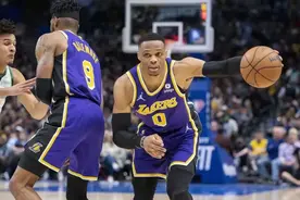 威少替补出战三分钟伤退，湖人47分惨败，引援引了个寂寞？图片