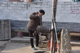 山村咸水井饮用超过200多年，喝这水的人性子平，村里没见过吵架图片