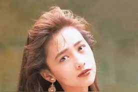 为什么“昭和风”穿搭一直都很火，看完她们的造型，我瞬间明白了图片