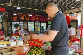 “中国荔乡”广东茂名早熟荔枝“三月红”批量上市图片