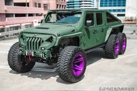 特别定制末日天启 6x6 地狱火“小丑”版 20万美元的六轮卡车图片