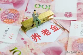 工龄40年，个人账户12万元，2022年退休能领多少养老金？案例计算图片