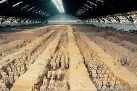 秦始皇用活人烧制兵马俑？1974年有一尊兵马俑裂开，才解开这谜团图片