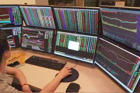 一本书读读K线图（旭日东升、锤头线）图片