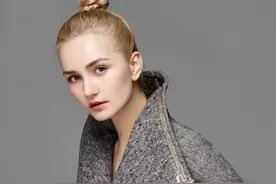 90后意大利美女模特，嫁给中国小伙，23岁生娃，逆袭成千万网红图片