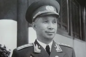这两位大将都曾是粟裕的老战友，在1958年，对粟的态度却截然相反图片