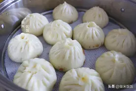 早餐不知吃什么，就蒸一锅包子，薄皮大馅又多汁，全家喜欢图片