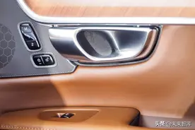 域控制器行业深度报告：汽车电子电气架构演进下的黄金赛道图片