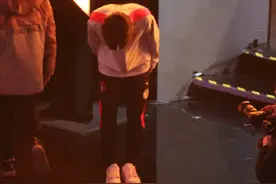 DYG1-3WE惨遭淘汰，钎城向观众鞠躬，教练泪洒赛场，重组宣告失败图片