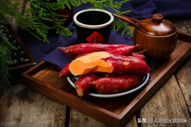 隆兴桥周讨口：幼时父瞎母跑四处讨饭，解放后分地种田化身周老师图片