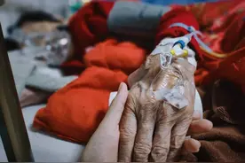 姥姥感染后外孙女买制氧机寄五线老家 舅舅不用仍吃头孢瞒病情图片