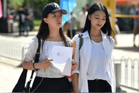 大一新生报到，“自卑感”油然而生，学长：这就是大学第一堂课图片