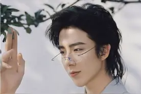 刘宇宁新综艺惹争议，要给学霸当轮值班主任，网友质疑其学历太低图片